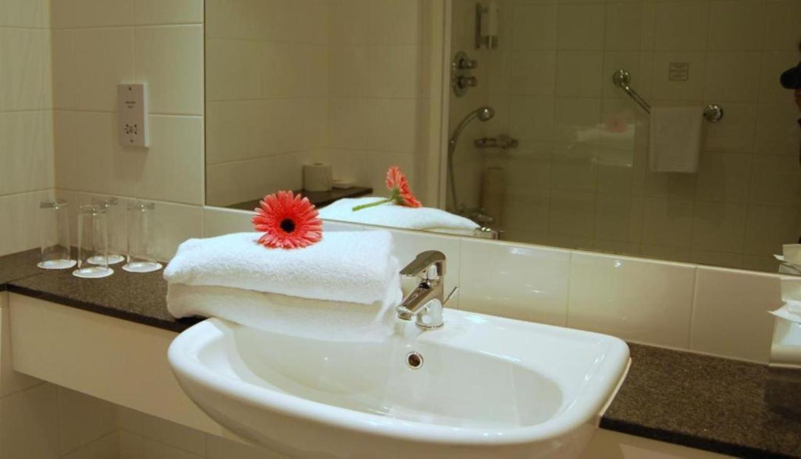 Maldron Hotel Merrion Road Dublin Dış mekan fotoğraf